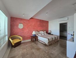 Foto 2 de Morros Porto Ixtapa | Villa en Venta con Jacuzzi Privado